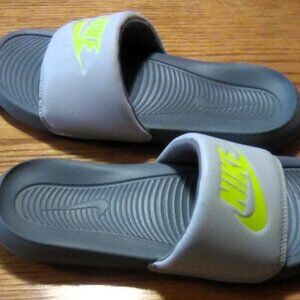 NIKE slides like new